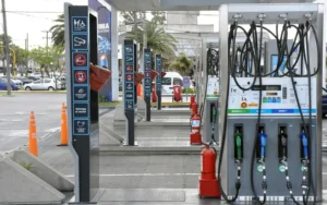 El consumo de naftas y gasoil retrocedió 9% interanual en octubre