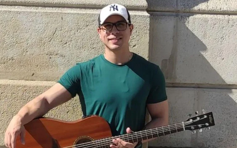 Ayres Sasaki muere electrocutado.