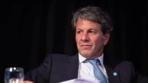 El nuevo titular de ARCA redujo su salario en un 80%