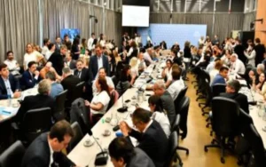 El oficialismo logró dictamen para el Presupuesto 2026