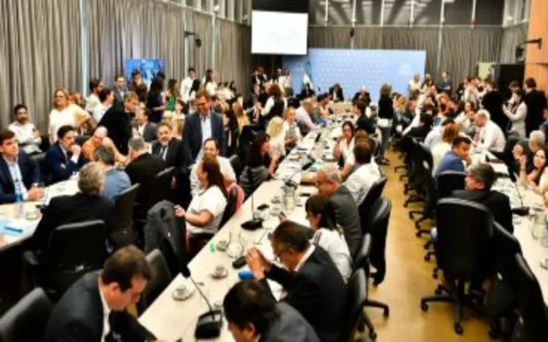 El oficialismo logró dictamen para el Presupuesto 2026