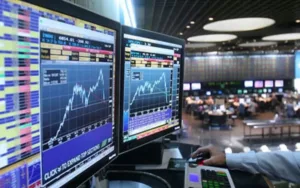 El riesgo país quedó en su nivel más bajo en casi dos años 
