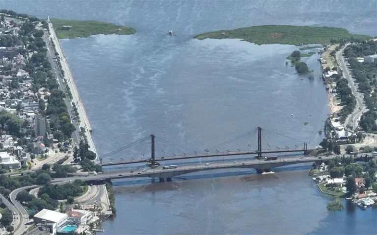 El río Paraná continuaría con una tendencia a la baja