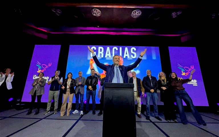 Elecciones en CABA: Adorni logró una victoria clave para el oficialismo.
