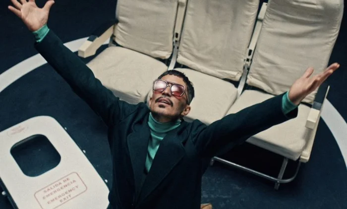 El cantante, ex "Illya Kuryaki and the Valderramas" se presenta en nuestra ciudad para presentar su nuevo trabajo "Aqua di Emma".