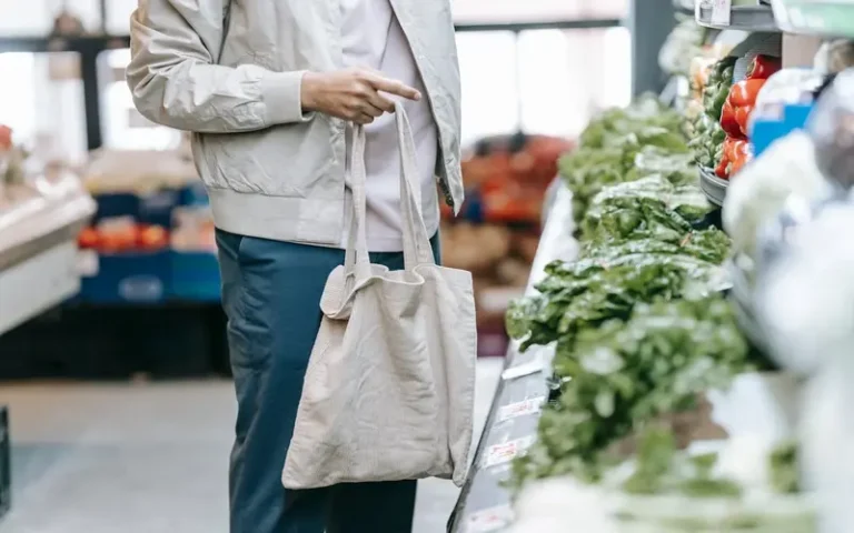 En 2024, la canasta básica subió menos que la inflación
