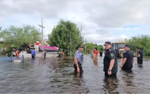 En Corrientes, hay emergencia hídrica y más de 400 evacuados por lluvias récords.