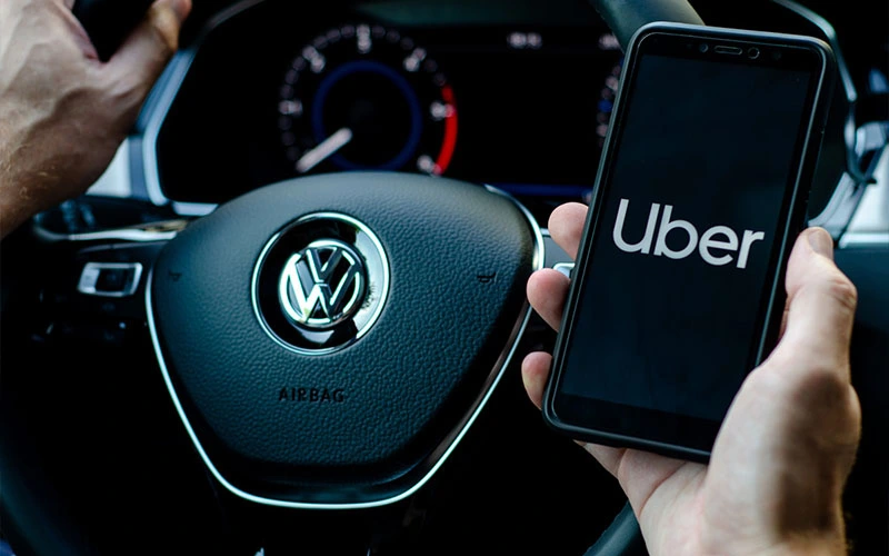 En Santa Fe, un chofer devolvió una mochila con dinero y medicamentos.