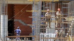La industria y la construcción registraron subas en agosto
