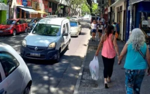En calle San Luis no quieren el ensanchamiento de veredas