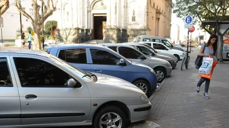 Rosario: estas son las calles en las que ya no se podrá estacionar a 45°