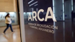La recaudación tributaria cayó en octubre