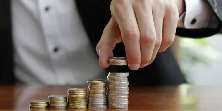 En once meses, el salario mínimo cayó un 28% real