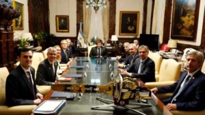 Estados Unidos analiza alternativas para asistir económicamente a la Argentina