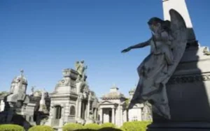 Este sábado vuelven las visitas guiadas al cementerio El Salvador