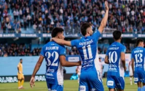 Estudiantes de Río Cuarto consiguió un triunfo clave en el Torneo Apertura que movió la tabla anual y dejó a Newell’s en el último lugar.