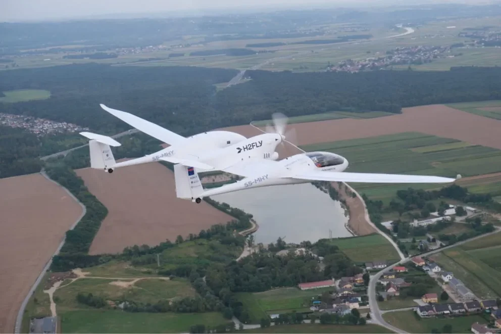 Exitosa prueba de un avión propulsado por hidrógeno líquido
