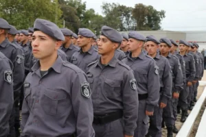 buscan personas para el servicio penitenciario