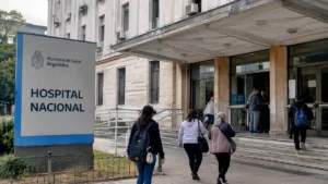 Debate político por la atención a extranjeros en hospitales nacionales
