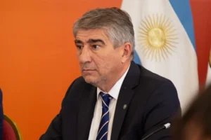 El ministro Fabián Bastía fue agredido en un bar de Santa Fe