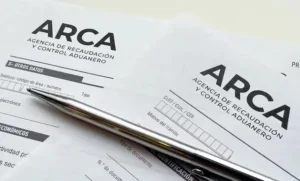 Fuerte caída de la recaudación tributaria en mayo