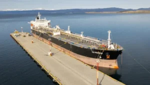 Grabois exige expulsar buque británico de Tierra del Fuego
