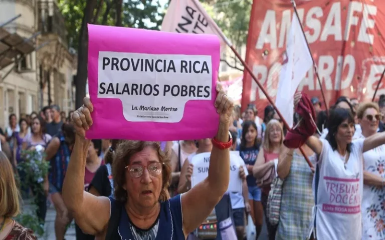 Gremios estatales acusan al gobierno provincial de incumplir los acuerdos salariales