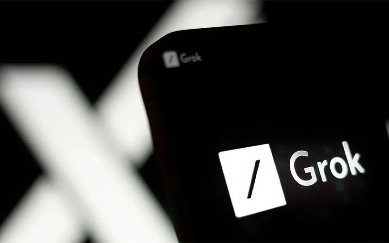 Grok enfrenta críticas por generar imágenes sexualizadas.