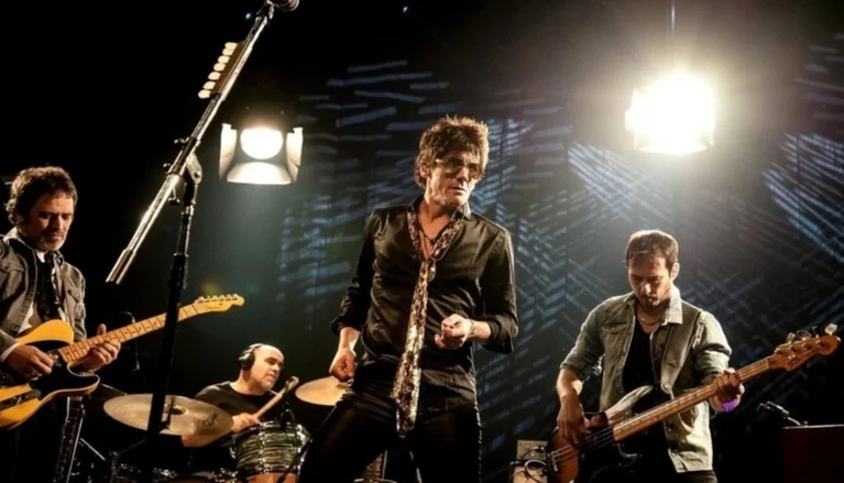 La banda platense, que el año pasado visitó la ciudad con un gran show, se presenta nuevamente para tocar sus éxitos reversionados.