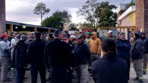 Bloque sindical en Las Rosas