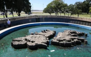 Habrá una vigilia por Malvinas frente al Monumento a la Bandera