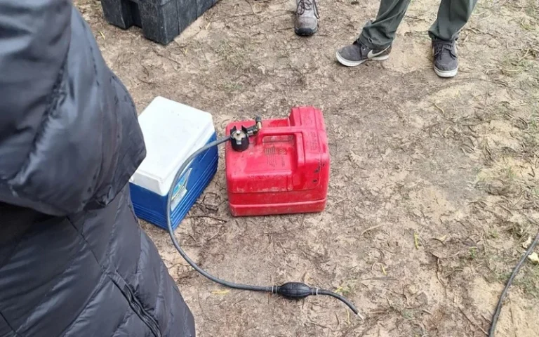 Hallan la embarcación y una mochila de los tres pescadores rosarinos desaparecidos