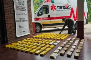 Hallaron 134 kilos de cocaína en una ambulancia