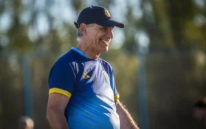 Holan habló de la posibilidad de dirigir a Di María en Central