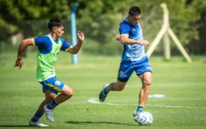 Central: Holan piensa cambios en la defensa para visitar Córdoba