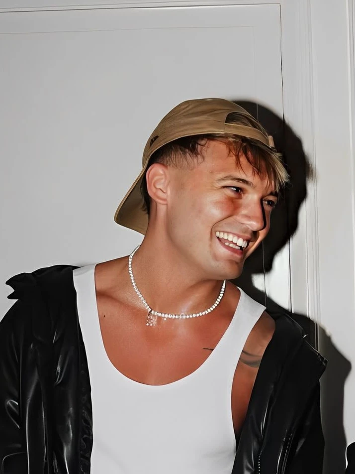 IAN LUCAS