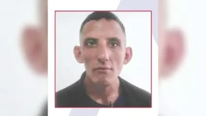 pedido de captura del sujeto que mordió a una joven en intento de robo