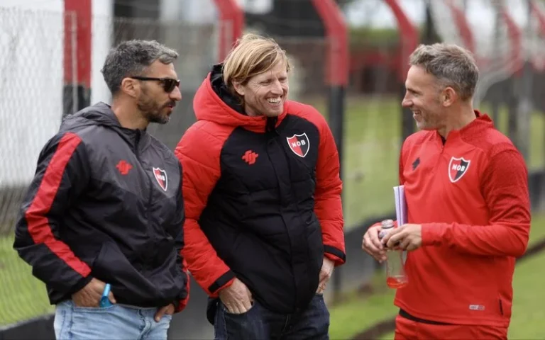 Ídolos leprosos visitaron el entrenamiento de Bernardi