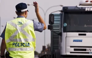 Imputaron a policías de Seguridad Vial por pedir coimas durante controles