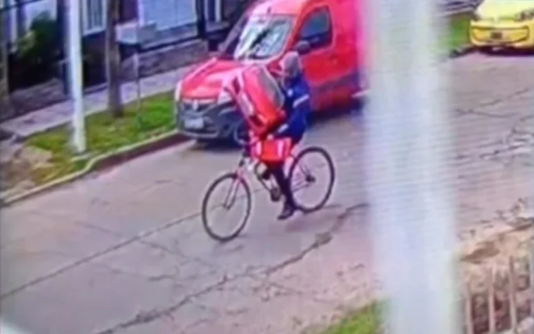 Indignación en Capitán Bermúdez: ingresó a robar a la casa incendiada y se llevó un juguete que era de Gino