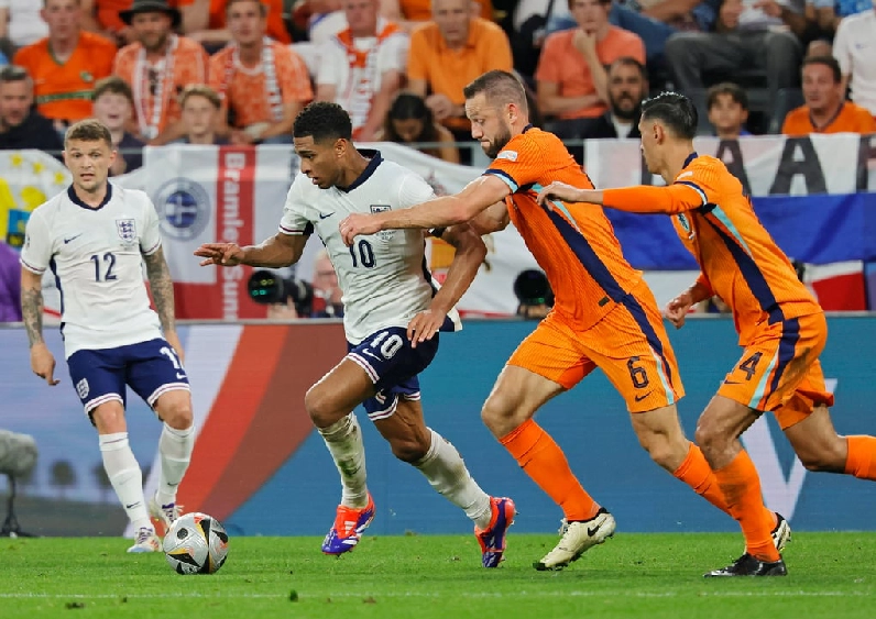 La Selección de Inglaterra se impuso al equipo neerlandés por 2-1 con goles de Kane y Watkins y jugará el partido decisivo ante España.