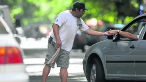 Nuevo proyecto para prohibir los cuidacoches en Rosario