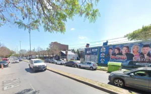 Patrullero en un operativo por robo en Fisherton