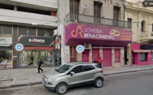 Patrullero en el centro de Rosario por un intento de boquete