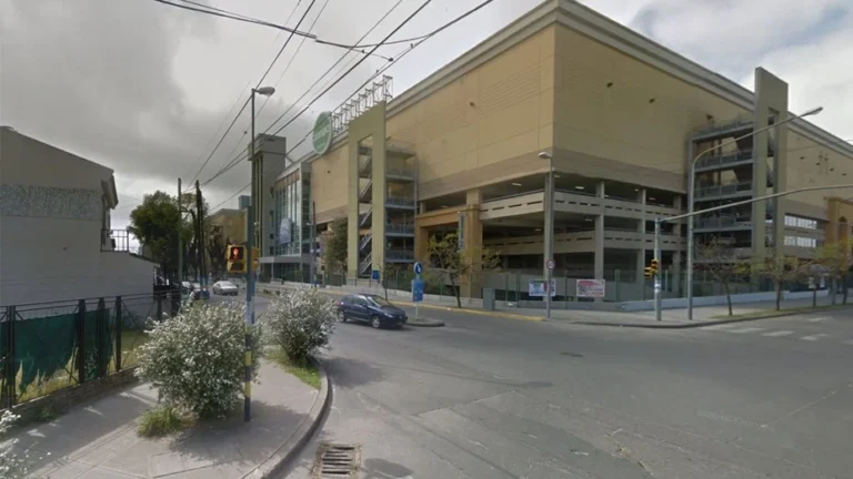 Rosario: intentó robar y saltó al vacío desde un shopping