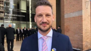 Alerta roja de interpol para encotnrar a un diputado acusado de pedofilia