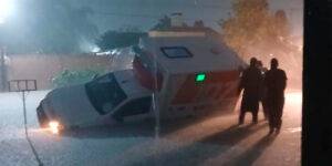 Inundación en Vera deja más de 100 evacuados por lluvias torrenciales.