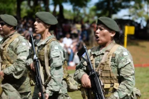 Investigan un hackeo a las Fuerzas Armadas que filtró información de 50 mil efectivos