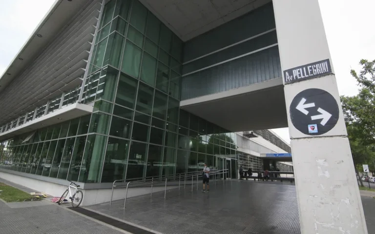 Villa Gobernador Gálvez: Mujer con quemaduras está en grave estado e investigan un intento de femicidio