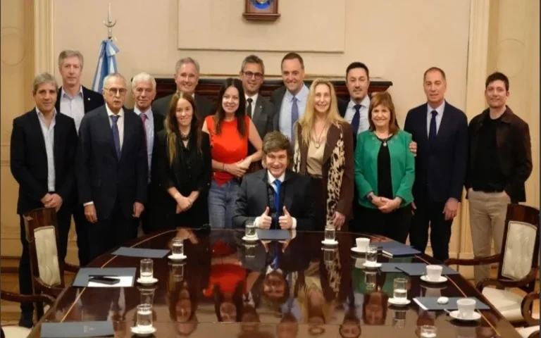 Javier Milei se reunió por primera vez con su nuevo gabinete en Casa Rosada